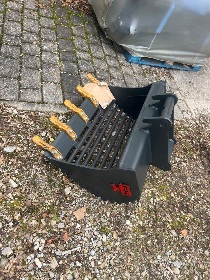 Gitterlöffel für 3-6 t Minibagger mit MS 03 mit Querstreben rund und Zähnen - Verschleißstreifen für Minibagger